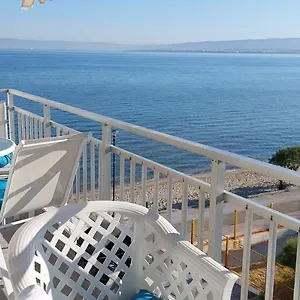 https://apt-sea-view-perea.hotelschalkidiki.net