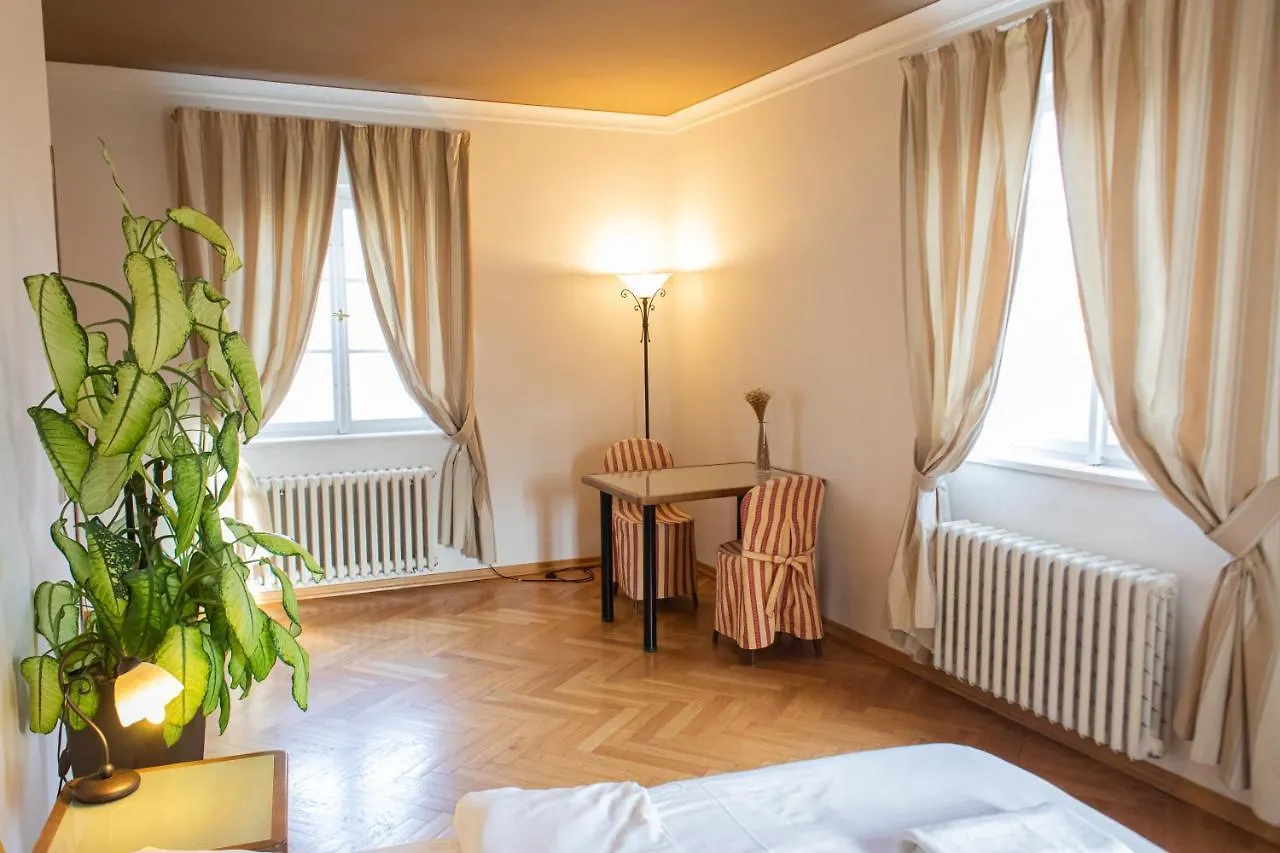 Residence Thunovska Prága Apartman